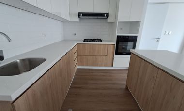 Venta de Departamento de Estreno de Tres dormitorios en  Chacarilla del Estanque, Surco