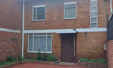 CASA EN ARRIENDO EN LA ESMERALDA (BOGOTÁ)