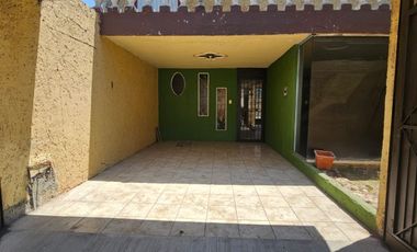 +++CASA EN VENTA EN JARDINES DE CELAYA+++