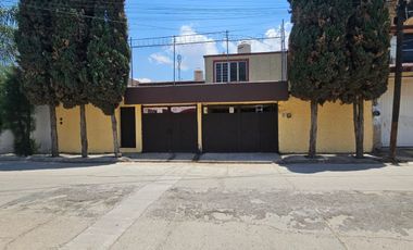 +++CASA EN VENTA EN JARDINES DE CELAYA+++
