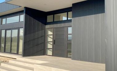 VENDEMOS ESPECTACULAR CASA EN PARCELA UBICADA EN SANTA CRUZ, COLCHAGUA