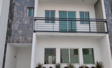CASA NUEVA CON ROOF GARDEN Y ALBERCA”, FRACCIONAMIENTO LOMITA 3, CUAUTITLÁN IZCALLI