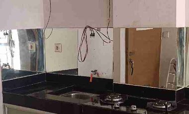 Disewakan Apartemen Gading Icon SEMI FURNISH Dekat Lift Lantai Tinggi Ada BALKON dan BATHTUB