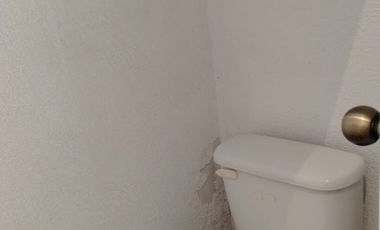 CASA EN VENTA  DENTRO DE PRIVADA EN  BELLAVISTA C. IZCALLI
