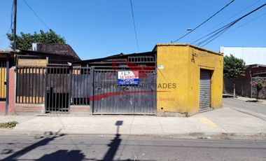 Casa Esquina de Un Piso con Local Comercial, 3 Dormitorios, 1 Baño, Villa Independencia Oriente, Comuna de Conchali.