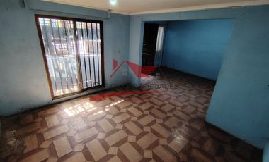 Casa Esquina de Un Piso con Local Comercial, 3 Dormitorios, 1 Baño, Villa Independencia Oriente, Comuna de Conchali.