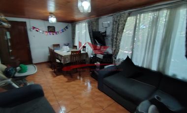 Casa Ampliada de Dos Pisos con 5 Dormitorios, 2 Baños, Villa Condell, Comuna San Bernardo.