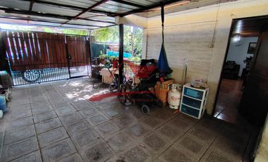 Casa Ampliada de Dos Pisos con 5 Dormitorios, 2 Baños, Villa Condell, Comuna San Bernardo.