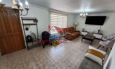 Casa de Dos Pisos Ampliada con 3 Dormitorios, 2 Baños, Villa La Busqueda, Comuna La Florida