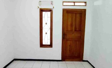 Rumah Sewa Sayap Bkr dekat Satu University Unla Ramdhan Superindo Griya Bubat strategis 2 lantai ada include 2 paviliun n kost
