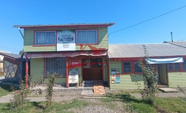 Restaurant Funcionando, Amoblado y Equipado con Una Cabaña Amoblada, Nehuentue, Comuna de Carahue, Novena Region.
