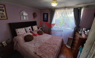 Casa de Dos Pisos con 2 Dormitorios, 2 Baños, Villa Valle Nevado 5 Comuna San Bernardo.