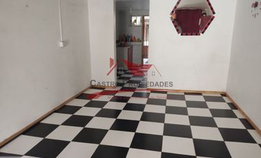 Casa Dos Pisos Ampliada con 3 Dormitorios, 1 Baño, Calle Topocalma, comuna de Renca