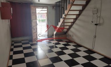 Casa Dos Pisos Ampliada con 3 Dormitorios, 1 Baño, Calle Topocalma, comuna de Renca