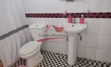 Casa Dos Pisos Ampliada con 3 Dormitorios, 1 Baño, Calle Topocalma, comuna de Renca