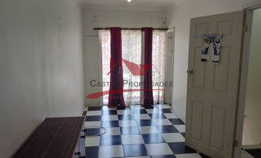 Casa Dos Pisos Ampliada con 3 Dormitorios, 1 Baño, Calle Topocalma, comuna de Renca