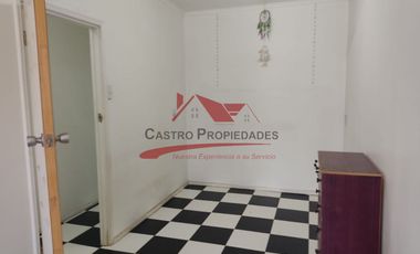 Casa Dos Pisos Ampliada con 3 Dormitorios, 1 Baño, Calle Topocalma, comuna de Renca
