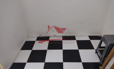 Casa Dos Pisos Ampliada con 3 Dormitorios, 1 Baño, Calle Topocalma, comuna de Renca
