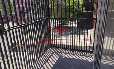 Casa Dos Pisos Ampliada con 3 Dormitorios, 1 Baño, Calle Topocalma, comuna de Renca