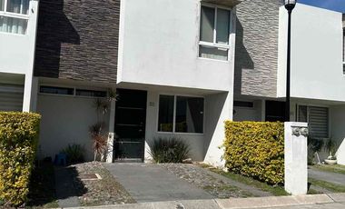HERMOSA CASA COTO PRIV.  ABEDUL. EN SANTA ANA TEPETITLAN; ZAPOPAN JALISCO.