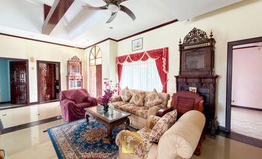 Massive Pattaya Pool Villa for Sale 7.5 MB almost 1-Rai in Nong Pla Lai, Near Highway 36 & International Schools