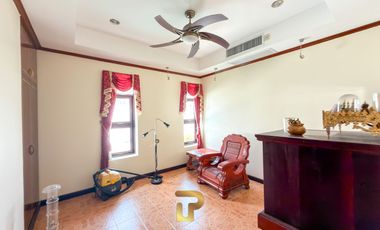 Massive Pattaya Pool Villa for Sale 7.5 MB almost 1-Rai in Nong Pla Lai, Near Highway 36 & International Schools