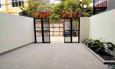 RUMAH BARU MINIMALIS MODERN 3 LANTAI DENGAN BATA MERAH DI MANGGA DURI KEPA JAKARTA