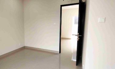 RUMAH BARU MINIMALIS MODERN 3 LANTAI DENGAN BATA MERAH DI MANGGA DURI KEPA JAKARTA