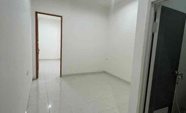 DISEWAKAN RUMAH 4 LANTAI SEMI FURNISHED DI DUTA MAS