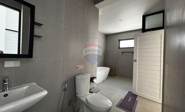 3-Beds Villa with Sea Views in Chaweng Noi,Koh Samui