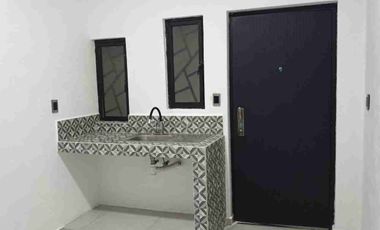 Mini loft con baño privado, area de cocina y estacionamiento.
