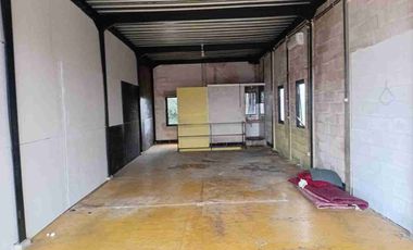 disewakan ruko pinggir jalan strategis di meruyung depok 2,5 lantai ada rooftop nya cocok untuk cafe atau usaha lain