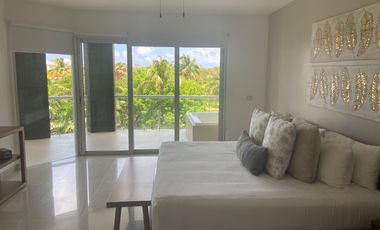 Mareazul, Paradise by the Sea