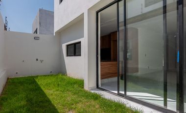Casa de 5 recamaras Solares Altanza Zona Real