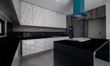 Casa de 5 recamaras Solares – Altanza Zona Real