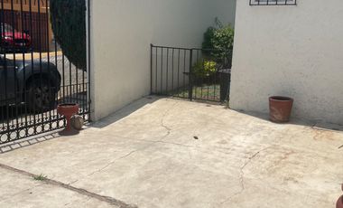 Casa 198 m² de Terreno, 3 Recámaras en Venta o Renta, con Departamento en Residencial El Dorado.