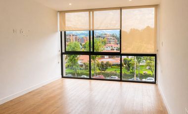 En Renta - Departamento de 2 dormitorios con balcón en Puertas del Sol, Cuenca