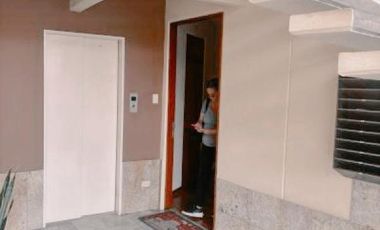 VENDO LINDO DEPARTAMENTO REMODELADO TIPO CASITA EN PISO 1 - SALIDA A PARQUE CONDOMINIO - 3 DOR. - COCHERAS - EXCLUSIVA UBICACIÓN - SANTA TERESA -SURCO