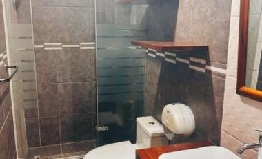 VENDO LINDO DEPARTAMENTO REMODELADO TIPO CASITA EN PISO 1 - SALIDA A PARQUE CONDOMINIO - 3 DOR. - COCHERAS - EXCLUSIVA UBICACIÓN - SANTA TERESA -SURCO
