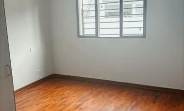 VENDO LINDO DEPARTAMENTO REMODELADO TIPO CASITA EN PISO 1 - SALIDA A PARQUE CONDOMINIO - 3 DOR. - COCHERAS - EXCLUSIVA UBICACIÓN - SANTA TERESA -SURCO