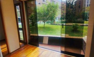 VENDO LINDO DEPARTAMENTO REMODELADO TIPO CASITA EN PISO 1 - SALIDA A PARQUE CONDOMINIO - 3 DOR. - COCHERAS - EXCLUSIVA UBICACIÓN - SANTA TERESA -SURCO