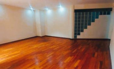VENDO LINDO DEPARTAMENTO REMODELADO TIPO CASITA EN PISO 1 - SALIDA A PARQUE CONDOMINIO - 3 DOR. - COCHERAS - EXCLUSIVA UBICACIÓN - SANTA TERESA -SURCO