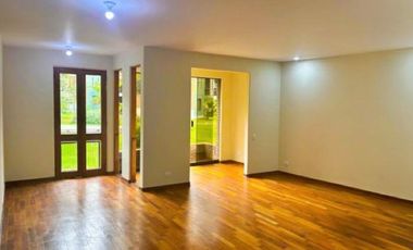 VENDO LINDO DEPARTAMENTO REMODELADO TIPO CASITA EN PISO 1 - SALIDA A PARQUE CONDOMINIO - 3 DOR. - COCHERAS - EXCLUSIVA UBICACIÓN - SANTA TERESA -SURCO