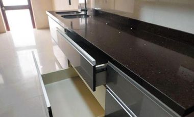 VENDO LINDO DEPARTAMENTO REMODELADO TIPO CASITA EN PISO 1 - SALIDA A PARQUE CONDOMINIO - 3 DOR. - COCHERAS - EXCLUSIVA UBICACIÓN - SANTA TERESA -SURCO