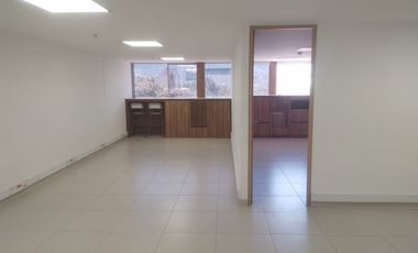 Oficina en venta en Naranjal, Laureles