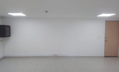 Oficina en venta en Naranjal, Laureles