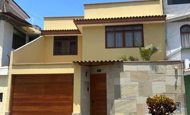 VENDO CASA DE 3 PISOS CALLE LOS JACIENTOS SANTIAGO DE SURCO