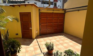 VENDO CASA DE 3 PISOS CALLE LOS JACIENTOS SANTIAGO DE SURCO