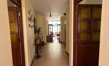 VENDO CASA DE 3 PISOS CALLE LOS JACIENTOS SANTIAGO DE SURCO
