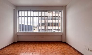 Oficinas en arriendo de distintos tamaños en Galería O’Higgins, acceso por Benavente 531, Puerto Montt